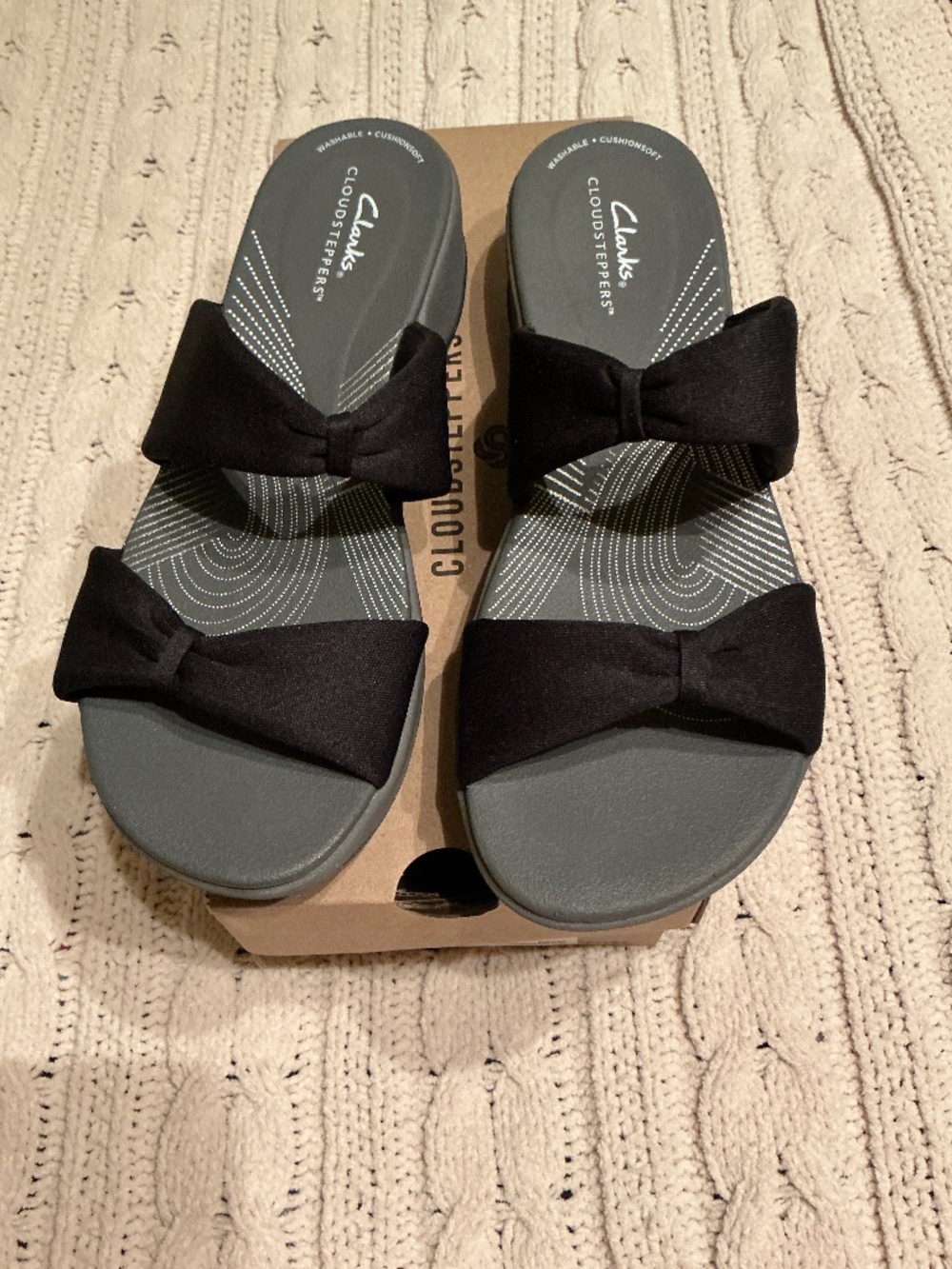 Clark’s Cloudsteppers sandals size 8.5 Black